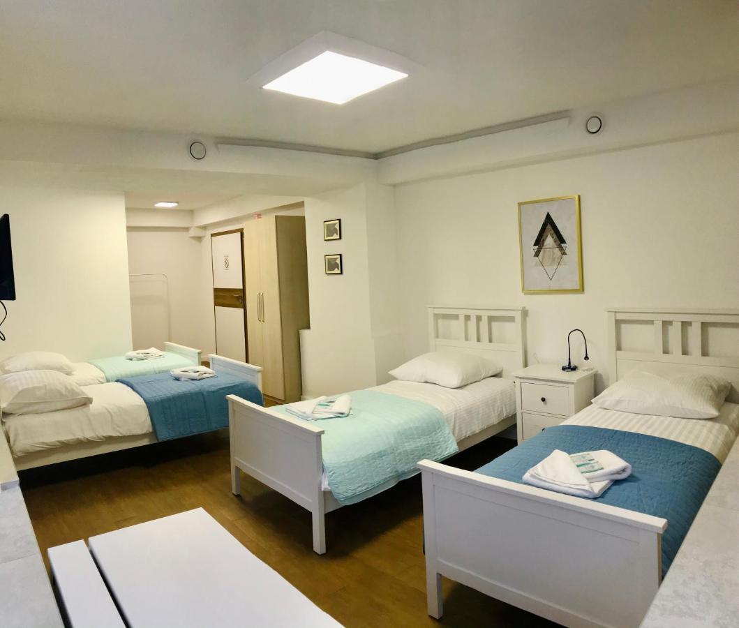 Stara Szwajcaria Bed & Breakfast Gliwice Bagian luar foto