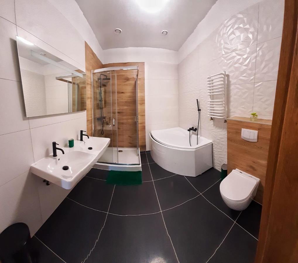Stara Szwajcaria Bed & Breakfast Gliwice Bagian luar foto