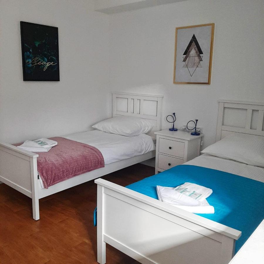 Stara Szwajcaria Bed & Breakfast Gliwice Bagian luar foto